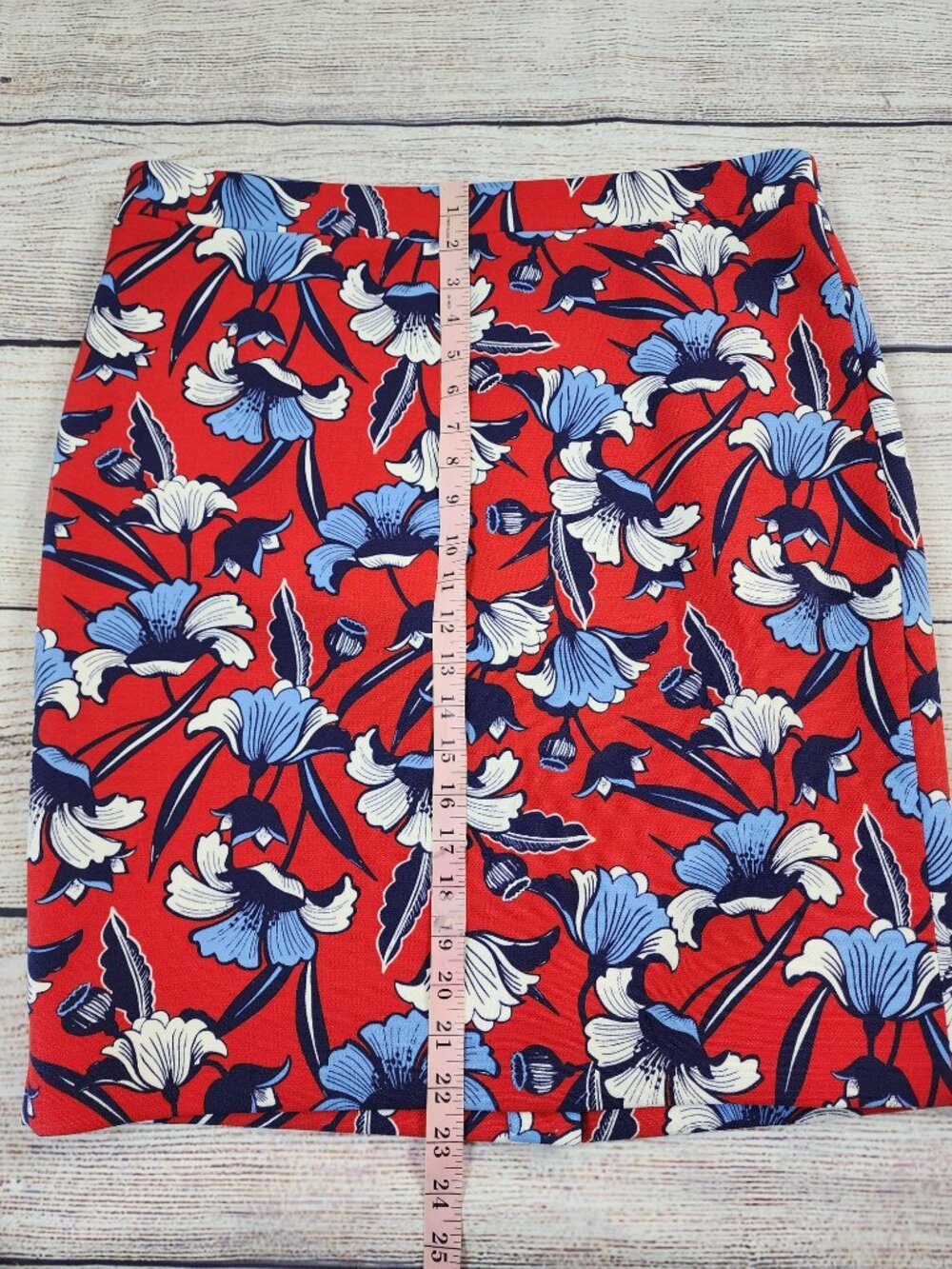 J. Crew Floral Pencil Skirt Size 14 Blue White Red Career Office Americana Bold - Picture 8 of 8